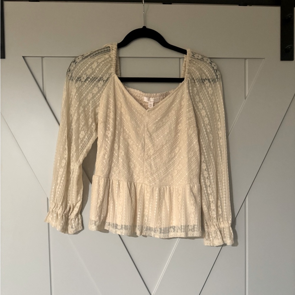 Ivory top, sheer sleeves, very pretty, bohemian